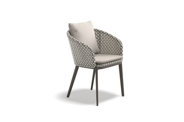 Stijlvolle grijze stoel met gewatteerd kussen