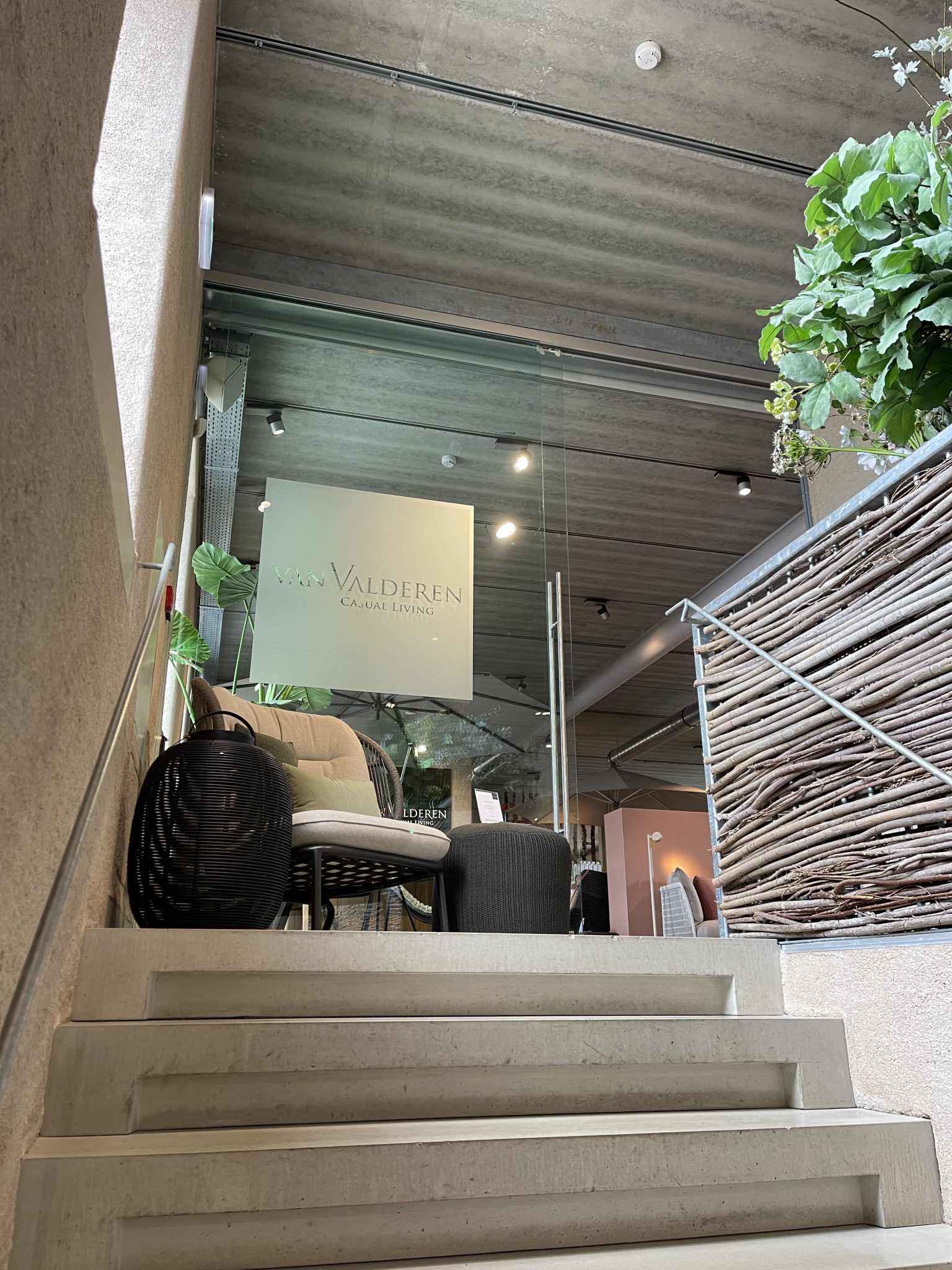 Van Valderen winkel – diningopstelling met styling