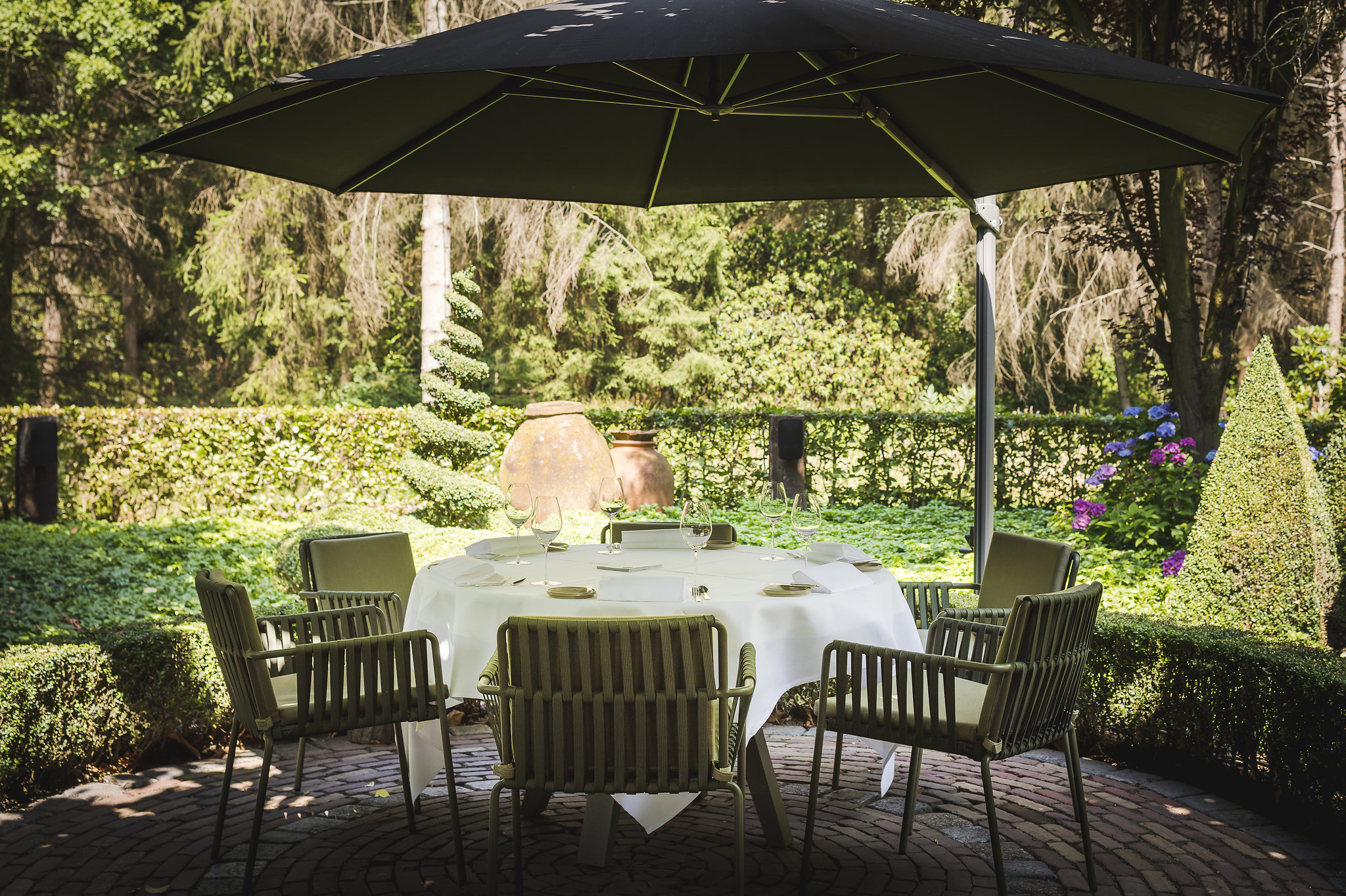 Kettal tuinmeubelen – praktijkproject in groene setting