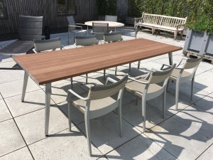 Dedon Play tafel 270 met stoelen uitverkoop (1)