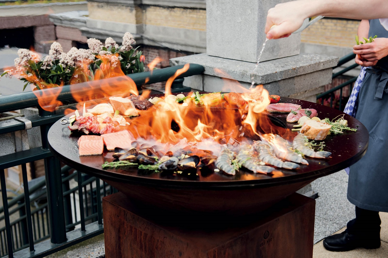 Ofyr grillen buiten